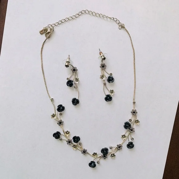 Black Rose Silver Grey Rhinestone Vintage Antique Necklace Earrings Romantic Set - Picture 1 of 7